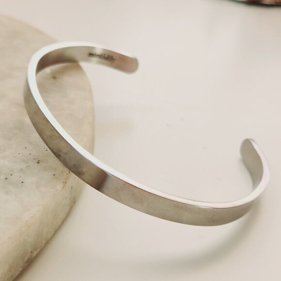 Mint & Lily Nurse Save Lives Silver Tone Minimalist Simple Cuff Bracelet - Picture 2 of 9